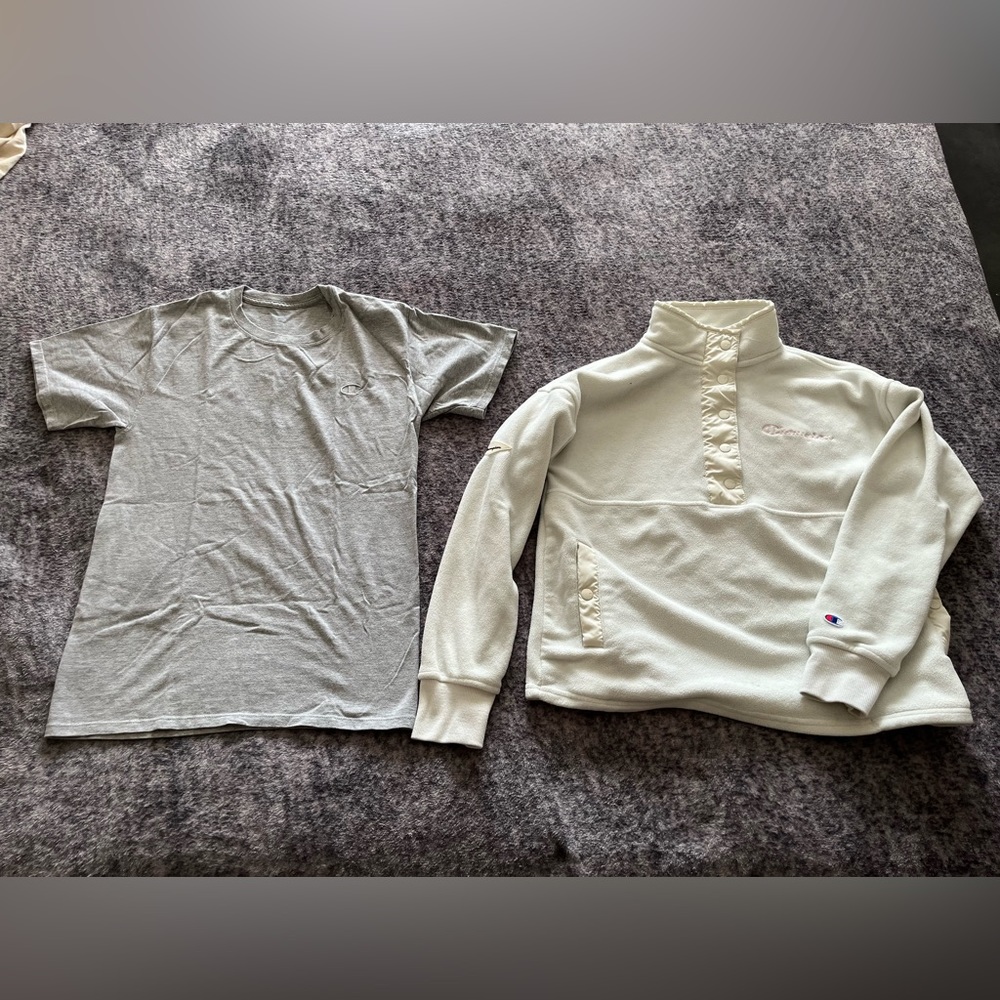Women’s Champion Top and Fleece Pullover Sweater in Size Small